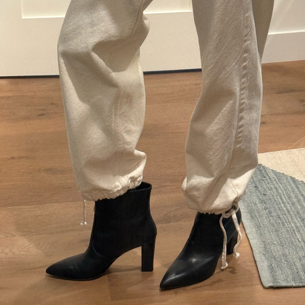 BEAUTIFUL Capezzani Italian Black Leather Ankle Boots, 41/10